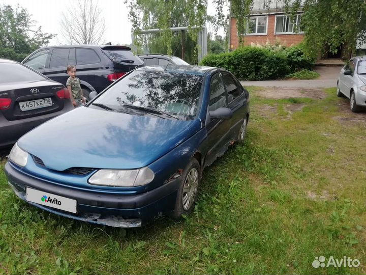 Renault Laguna 2.0 МТ, 1995, битый, 100 000 км