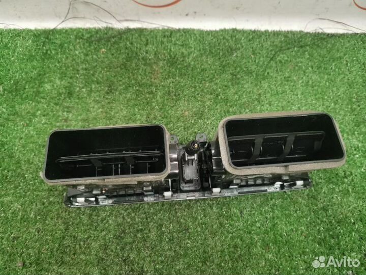 Воздуховод салона Mazda 3 хетчбэк BM 2.0 PE 2018