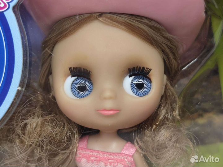 Littlest Pet Shop Blythe Doll B17