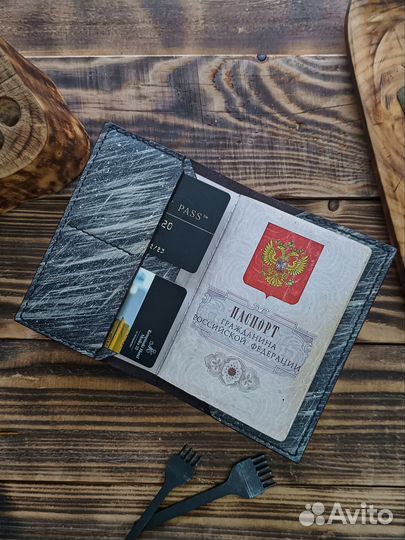 Обложка для паспорта: ваш спутник в путешествиях