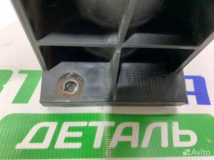 Кронштейн бампера передний правый Citroen Grand C4