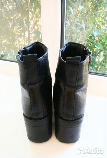 Демисезонные ботинки на платформе 39 размер