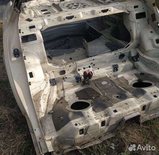 Задняя часть кузова W211 Mercedes седан