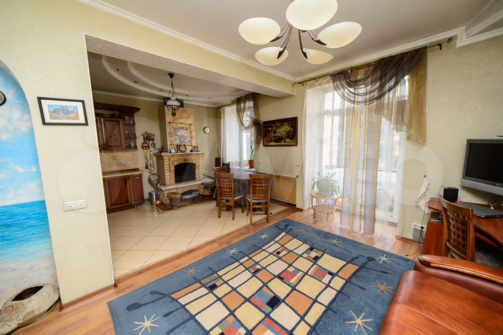 2-к. квартира, 65 м², 2/5 эт.