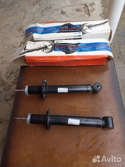 Задние амортизаторы це - на указана за обе