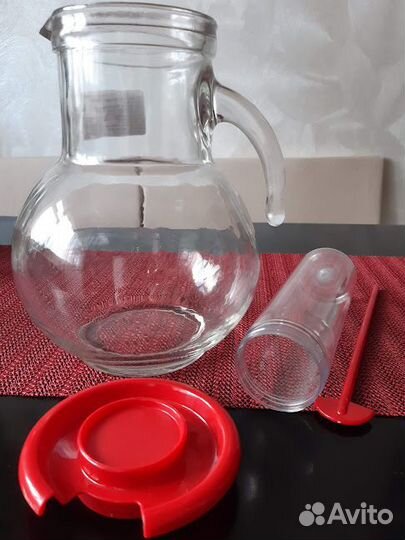 Кувшин с емкостью для льда. 2 л. Италия