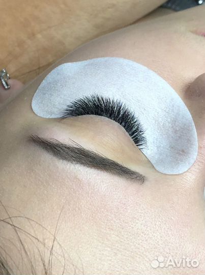 Наращивание ресниц. Маникюр. Брови