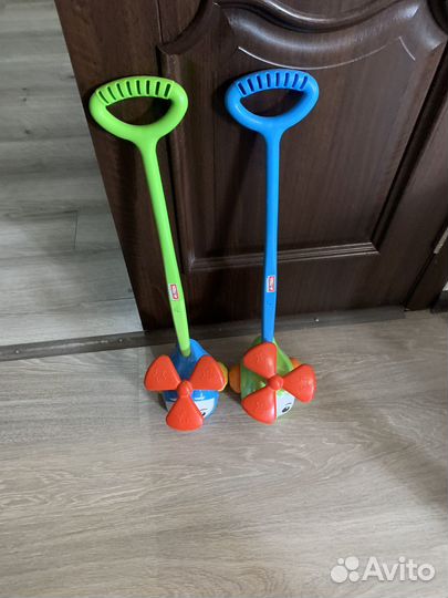 Детская каталка с ручкой