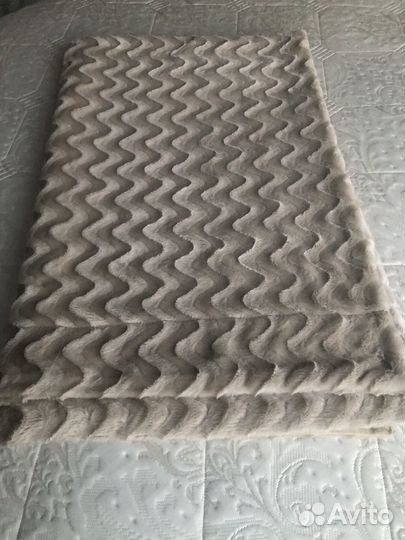Пледы и покрывало бу