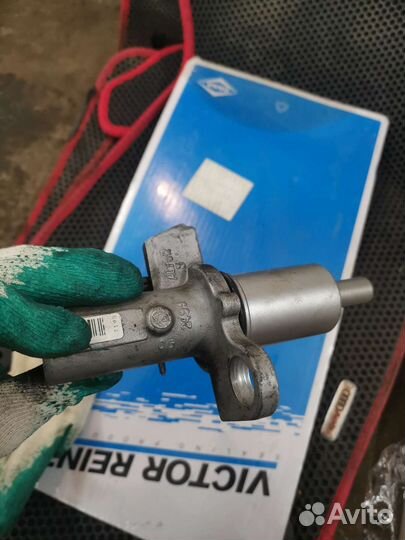 Главный тормозной цилиндр audi A6C6