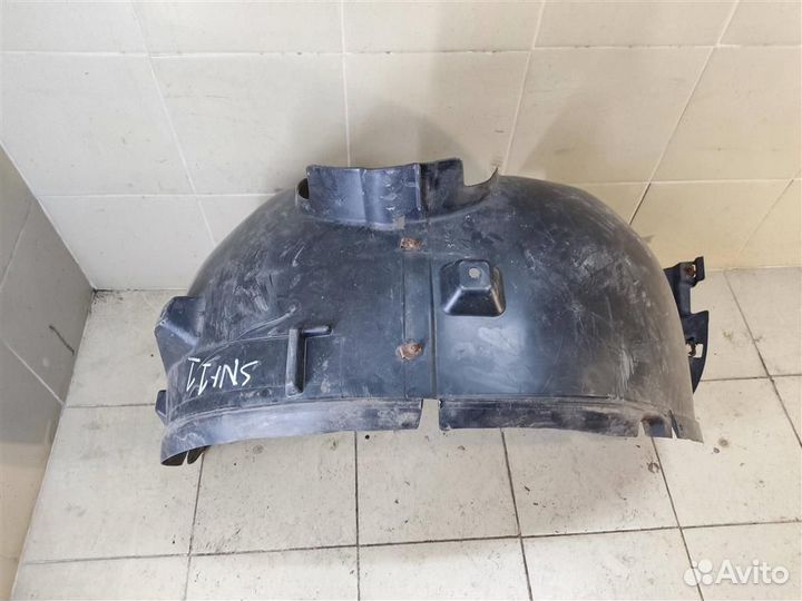 Подкрылок передний правый Mercedes Benz ML W164 2