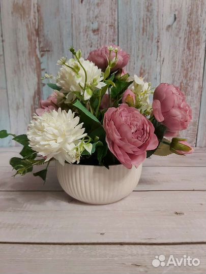Искусственные цветы в кашпо пионы и хризантемы