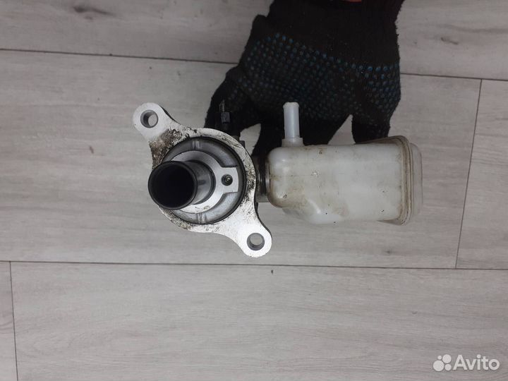 Главный тормозной цилиндр Kia Cerato 3