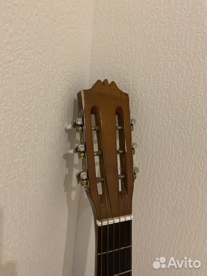 Акустическая гитара