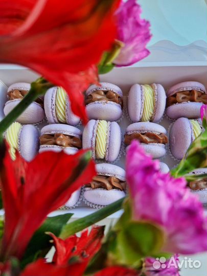 Десерты макаронс, макарон, макарун