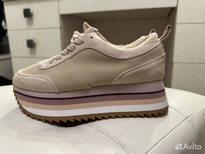 Кроссовки женские Zara