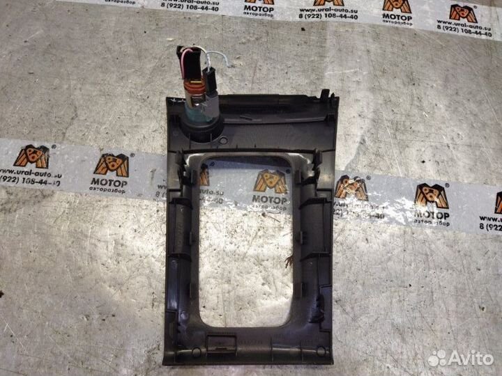 Накладка центральной консоли Toyota Corolla E12