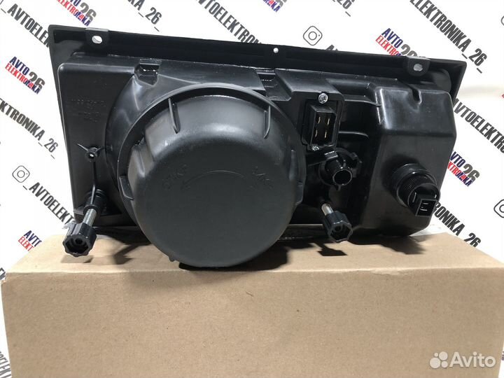 Передние фара правая левая Ваз 2104 2105 2107