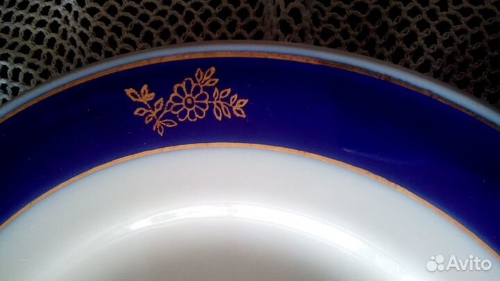 Набор антикварных тарелок