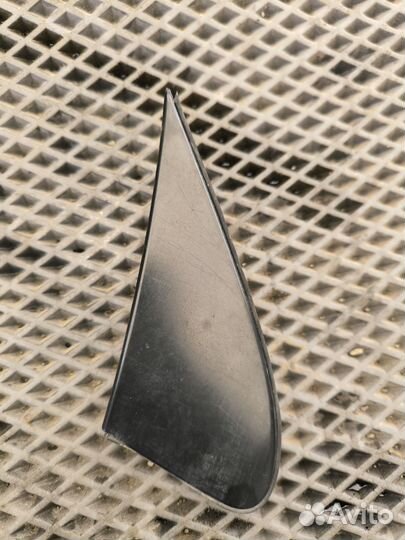 Toyota corolla 120 2003 уголок возле крыла правый