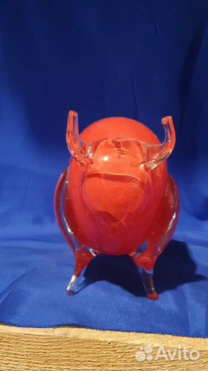 Бык Синий и красный стекло