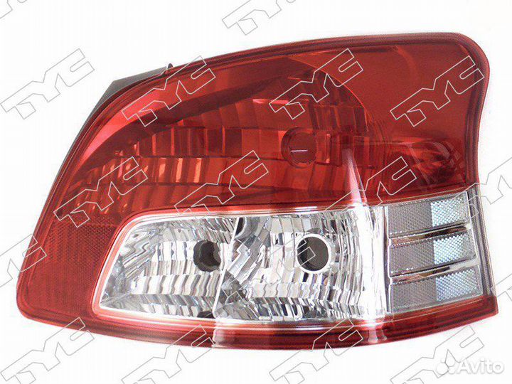 Фонарь правый задний в крыло Toyota Yaris