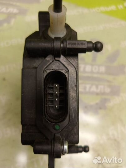 Доводчик двери багажника Land Rover Range Rover