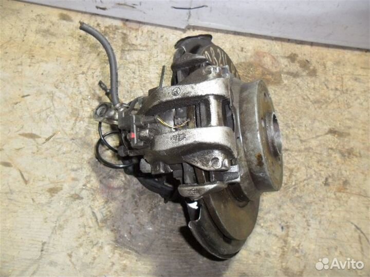 Ступица (кулак, цапфа) задняя правая Mercedes-Benz