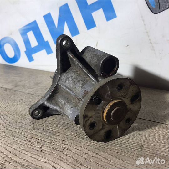 Насос водяной (помпа) Land Rover Discovery III 20