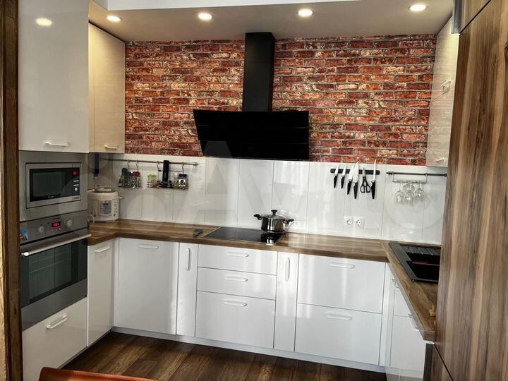 4-к. квартира, 100 м², 3/4 эт.