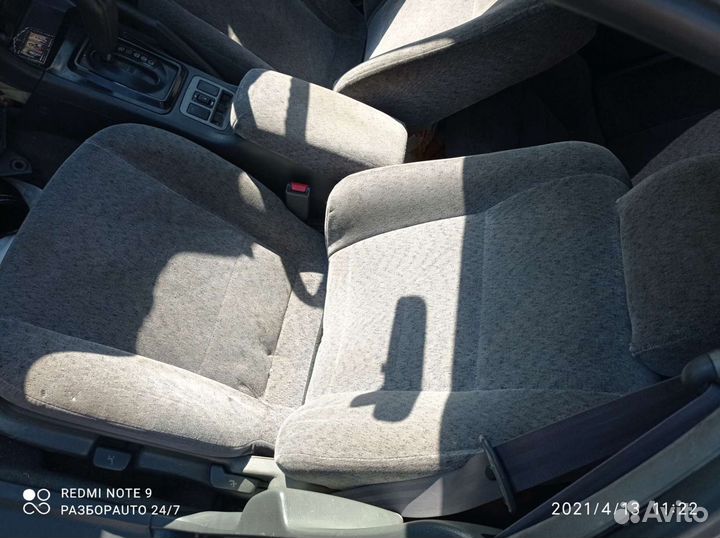 Сидения комплект Mitsubishi Emeraude