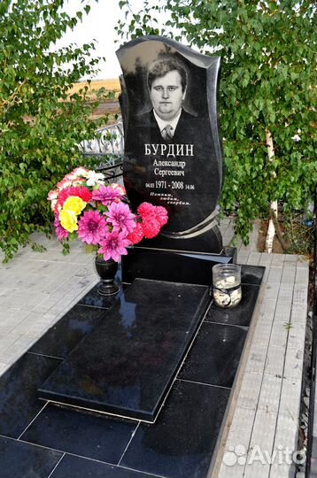 Памятники мрамор гранит ритуальные услуги Крымск
