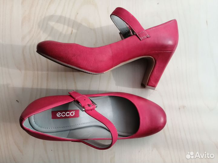 Туфли 39 р. новые