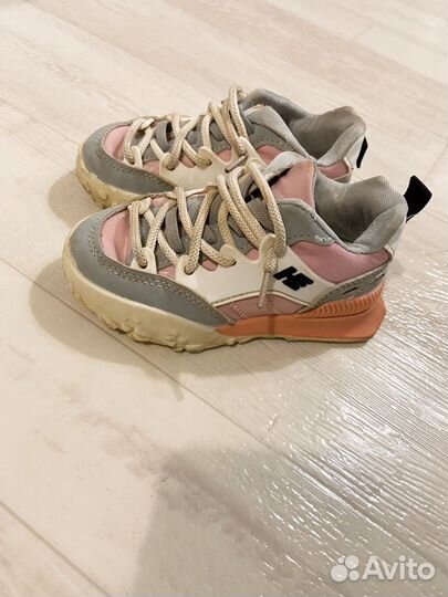 Кроссовки 23 и 24 размер