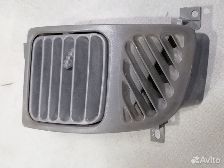 Дефлектор салонный воздушный правый для Kia Sephia