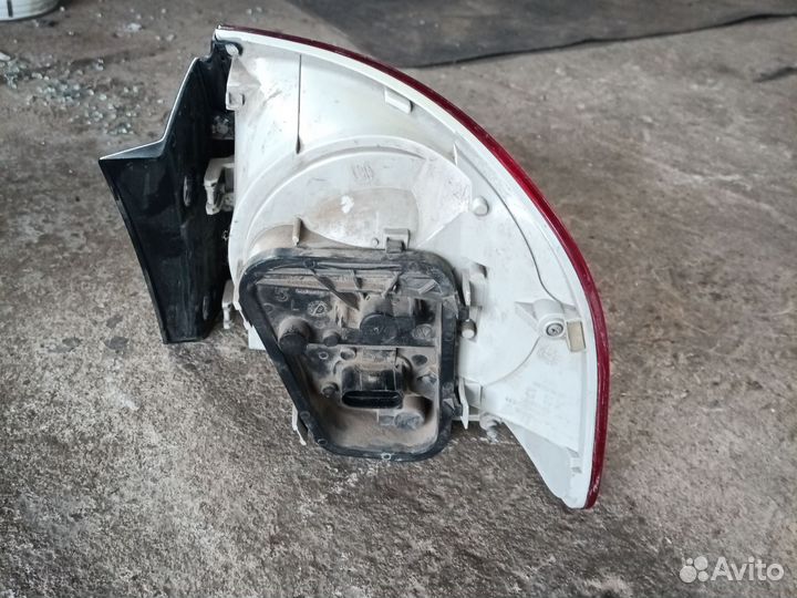 Фонарь задний Volkswagen touareg 1