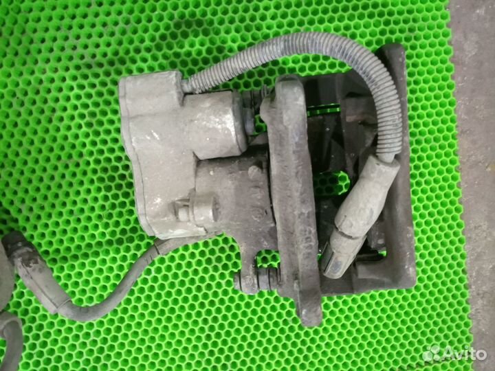 Суппорт задний правый Audi A8 D3 S8