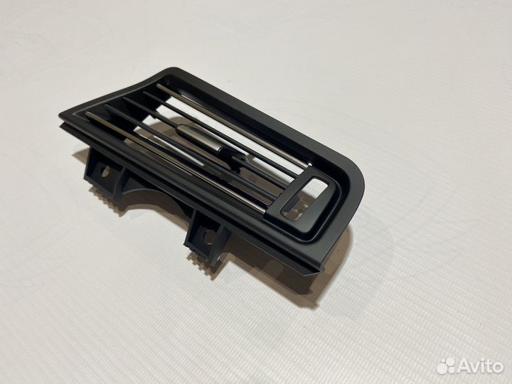 Решетки воздуховода правый хром BMW F10 F 11 F18