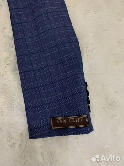 Костюм мужской