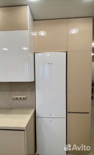 Угловая кухня на заказ. Производство в Новосибирске