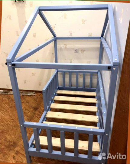 Детская кроватка из бука. Модель Домик. Шахты