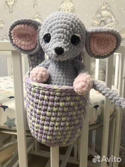 Подвесная вязаная корзинка