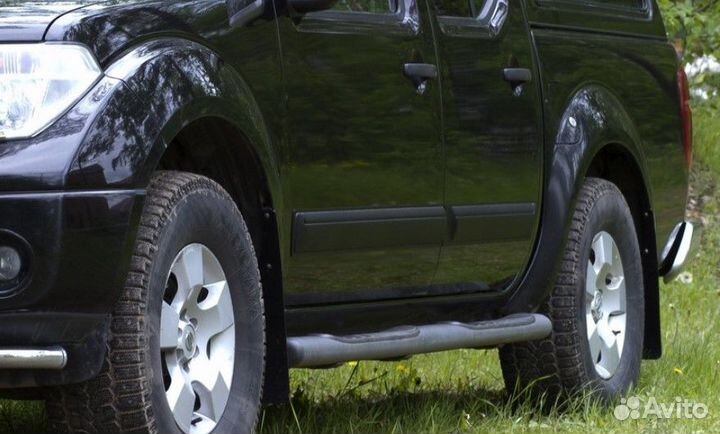 Молдинги на двери узкие Ниссан Навара Д40 2005-10