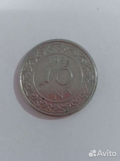 Монета 10 центов суринам
