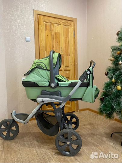 Продам детскую коляску 3 в 1