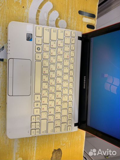 Ноутбук Samsung NC110 (1024x600