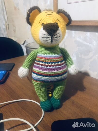 Вязаная игрушка тигр