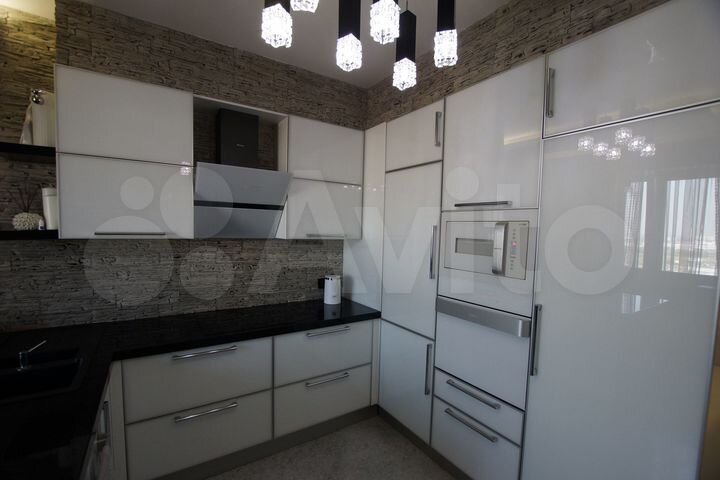 3-к. квартира, 92 м², 20/25 эт.