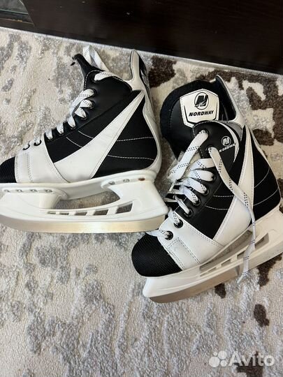 Коньки хоккейные