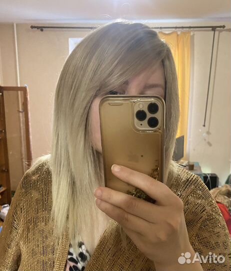 Парик бежевый блонд